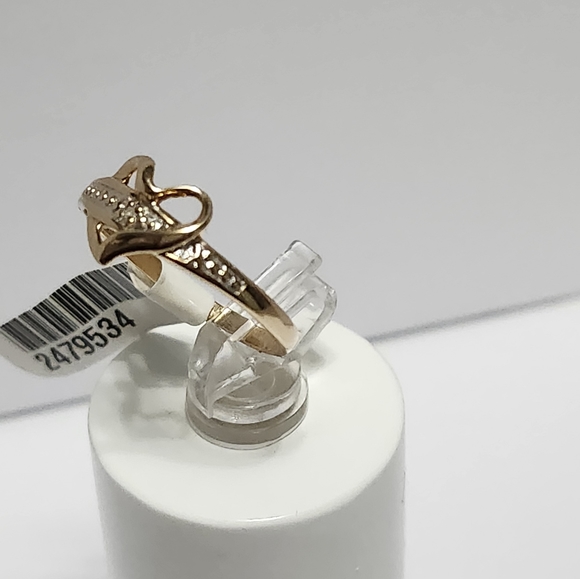 10K Gold diamond heart Ring sz 6.5 - Picture 6 of 9